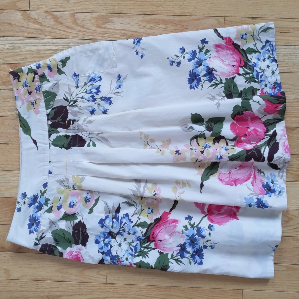 Joules Floral Skirt, Size 4, Cream and Floral, Lined, Pockets, Pleats